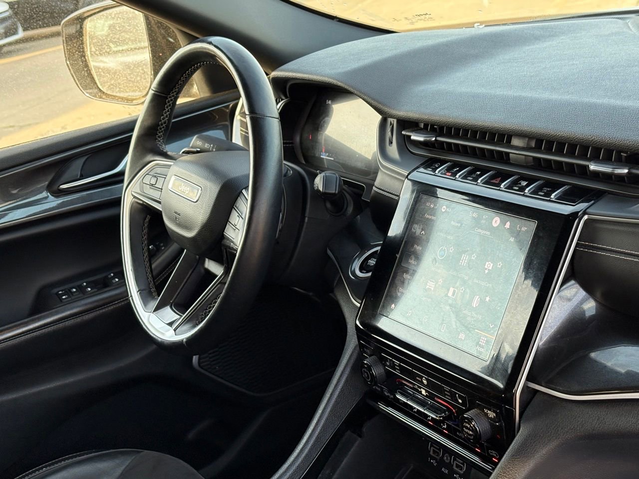 Used 2022 Jeep Grand Cherokee Altitude image 40
