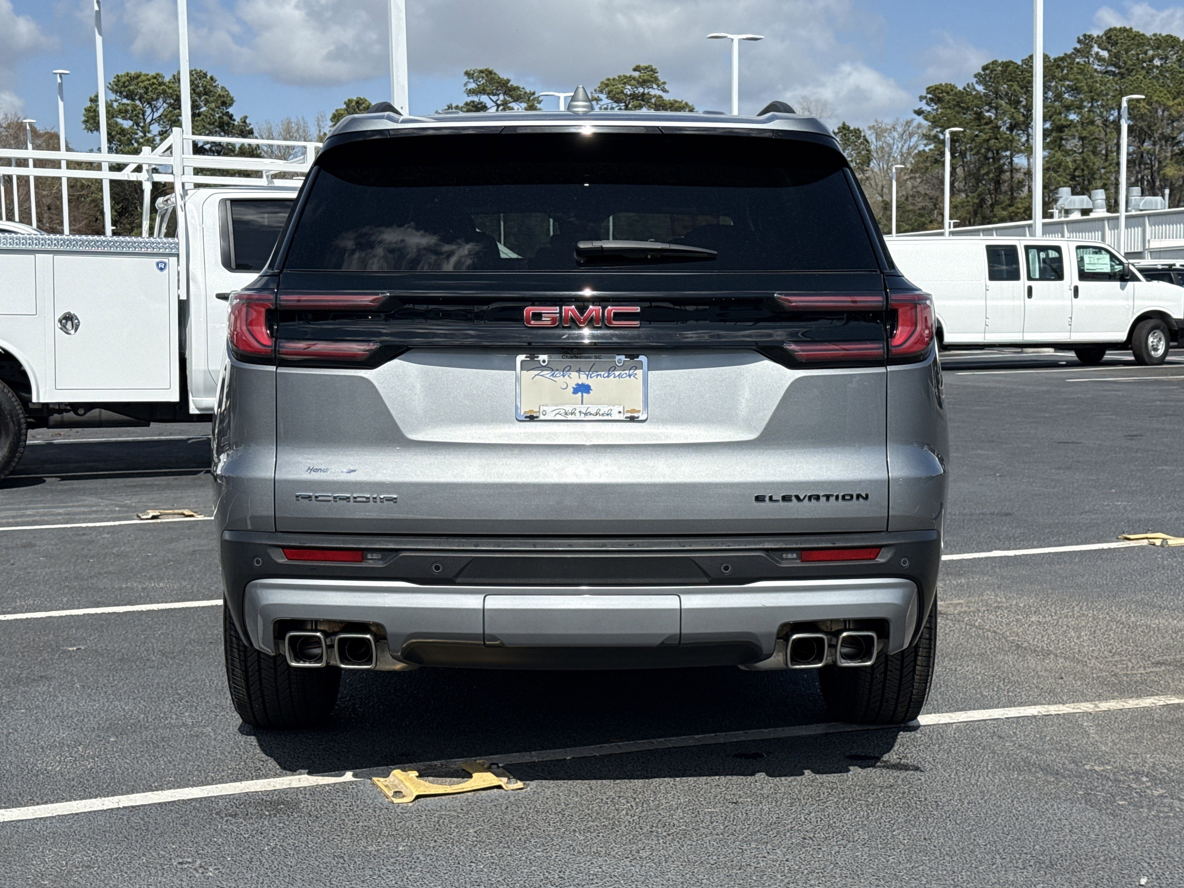 Used 2025 GMC Acadia Elevation image 16