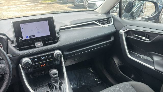 Used 2024 Toyota RAV4 XLE FWD image 15