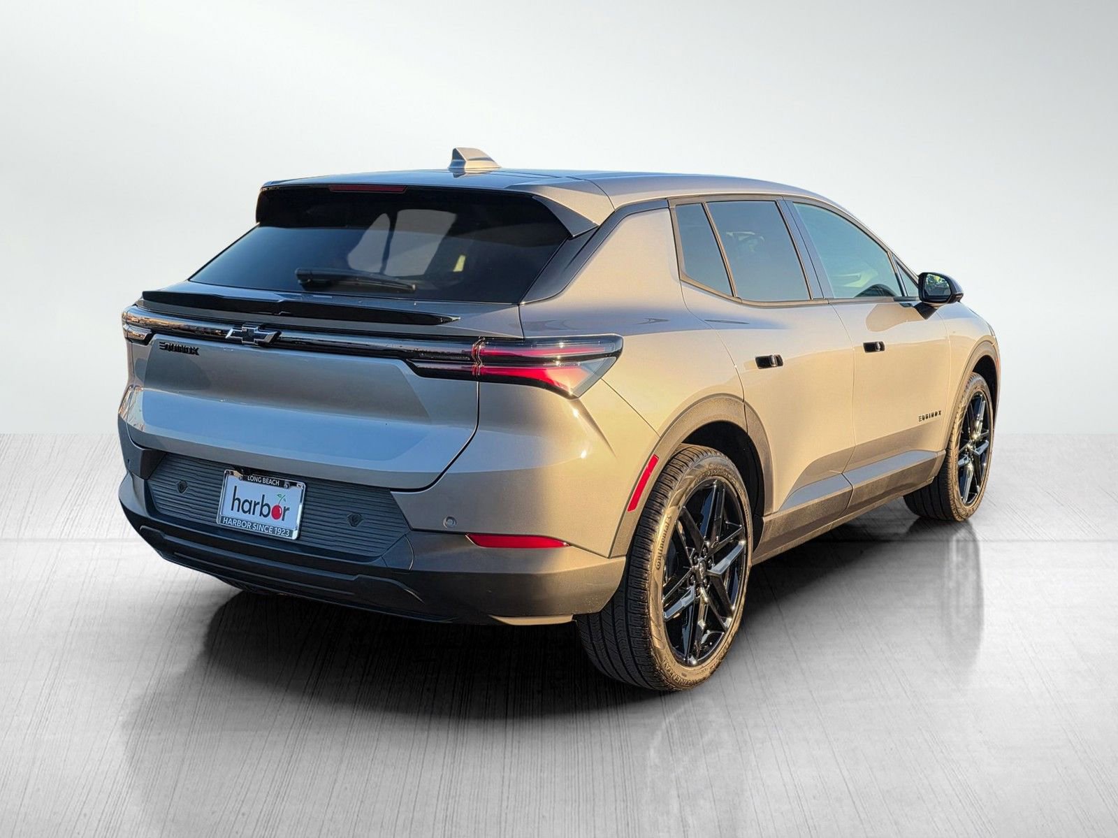 New 2026 Chevrolet Equinox EV LT w/ LPO, Blackout Package image 5