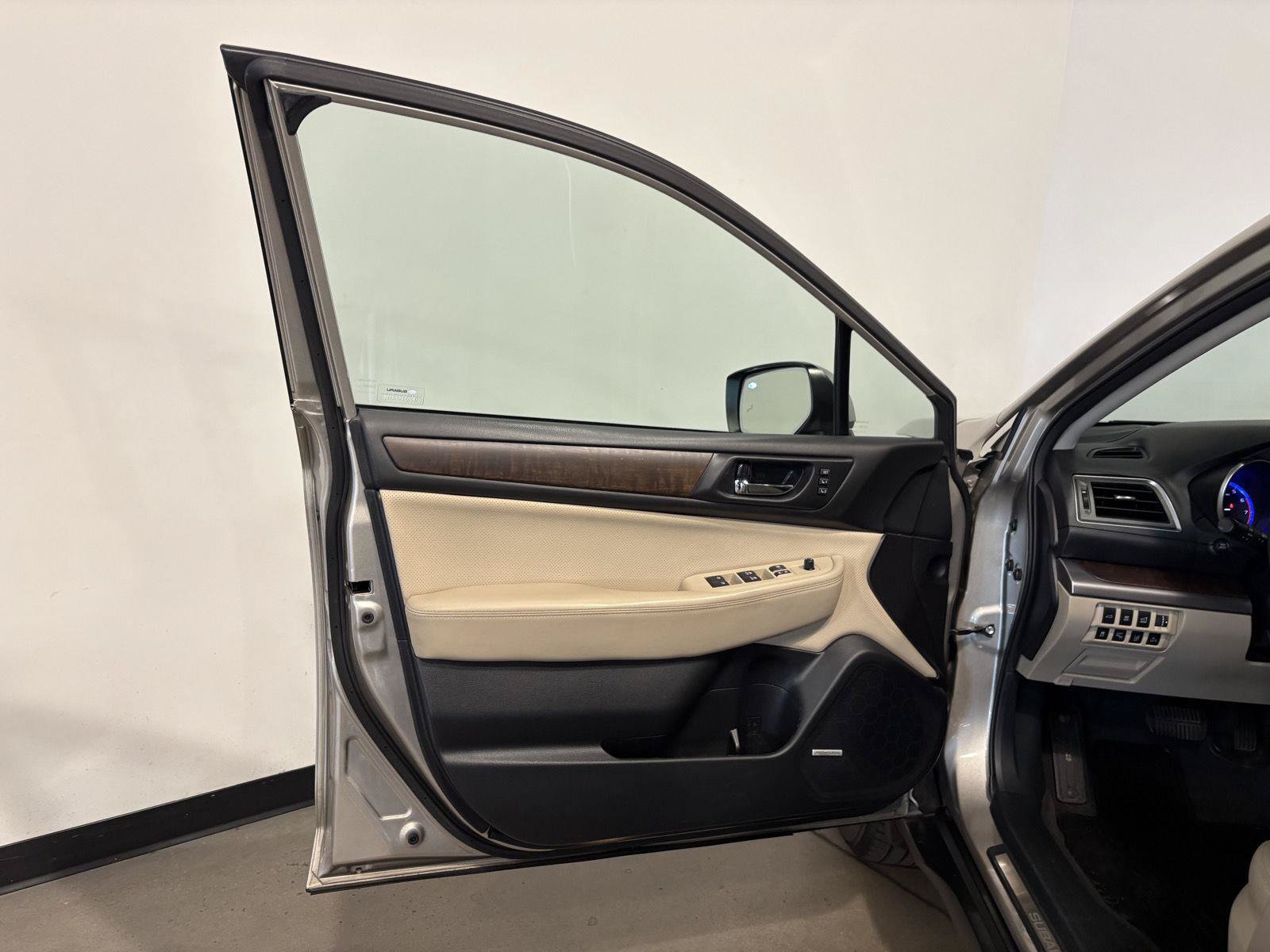 Used 2017 Subaru Outback 2.5i Limited AWD/4WD image 14