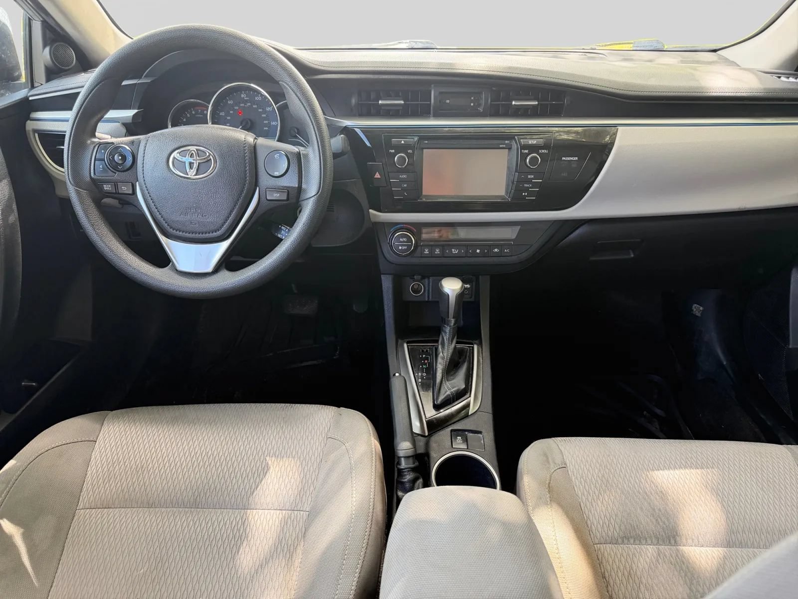Used 2014 Toyota Corolla LE FWD image 14