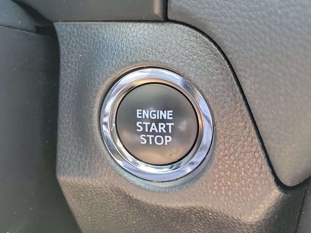 Used 2022 Toyota RAV4 XLE Premium FWD image 29