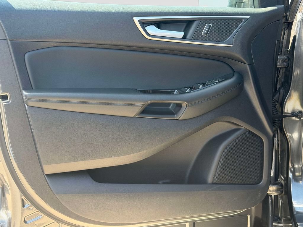 Used 2019 Ford Edge SEL w/ Equipment Group 201A AWD/4WD image 19