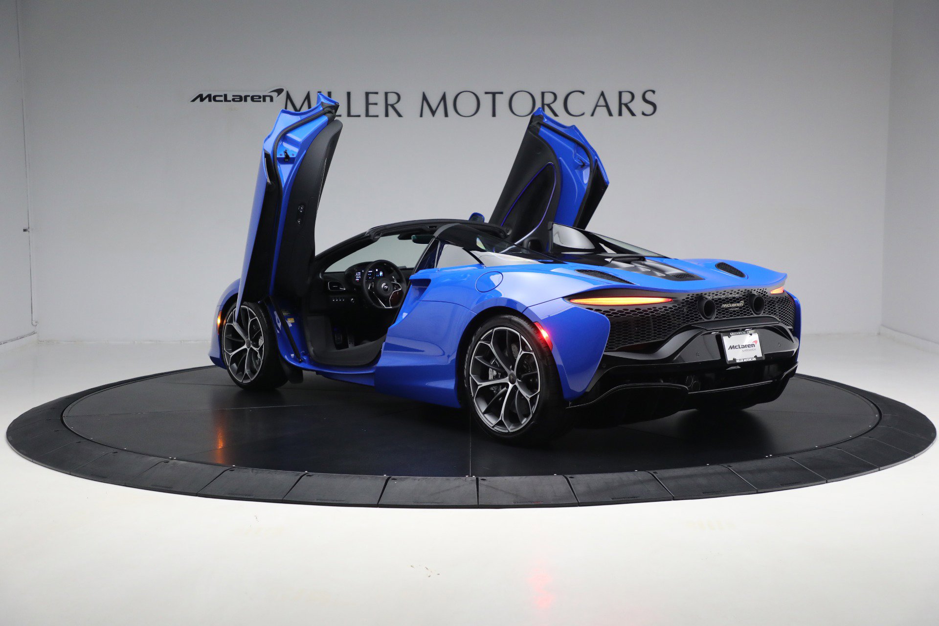 New 2025 McLaren Artura Spider image 28