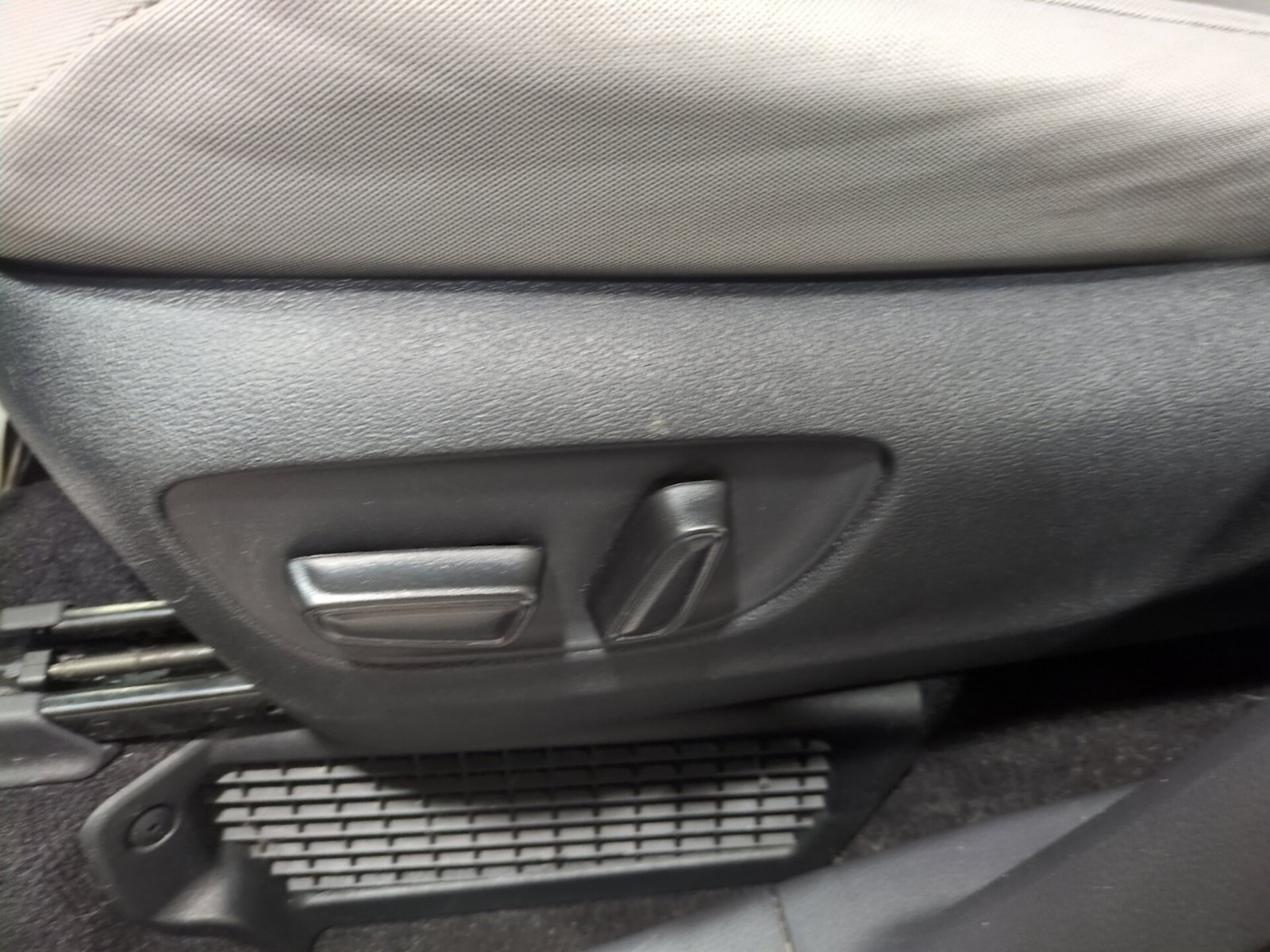 Used 2022 Toyota Sienna LE FWD image 17