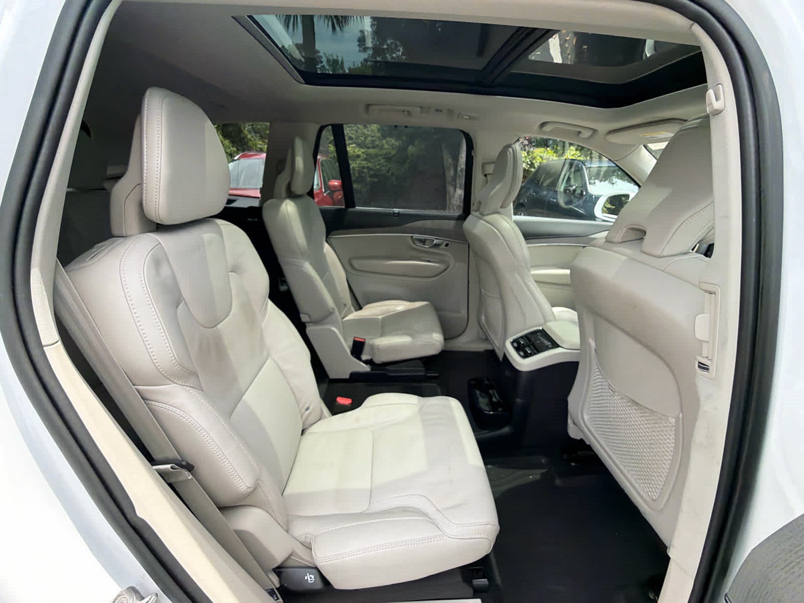 Used 2024 Volvo XC90 T8 Ultimate w/ Protection Package Premier AWD/4WD image 21