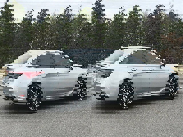 Used 2020 Toyota Avalon XSE image 3