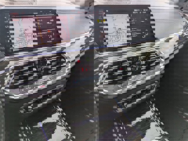 Used 2020 BMW X5 xDrive40i w/ Premium Package image 11