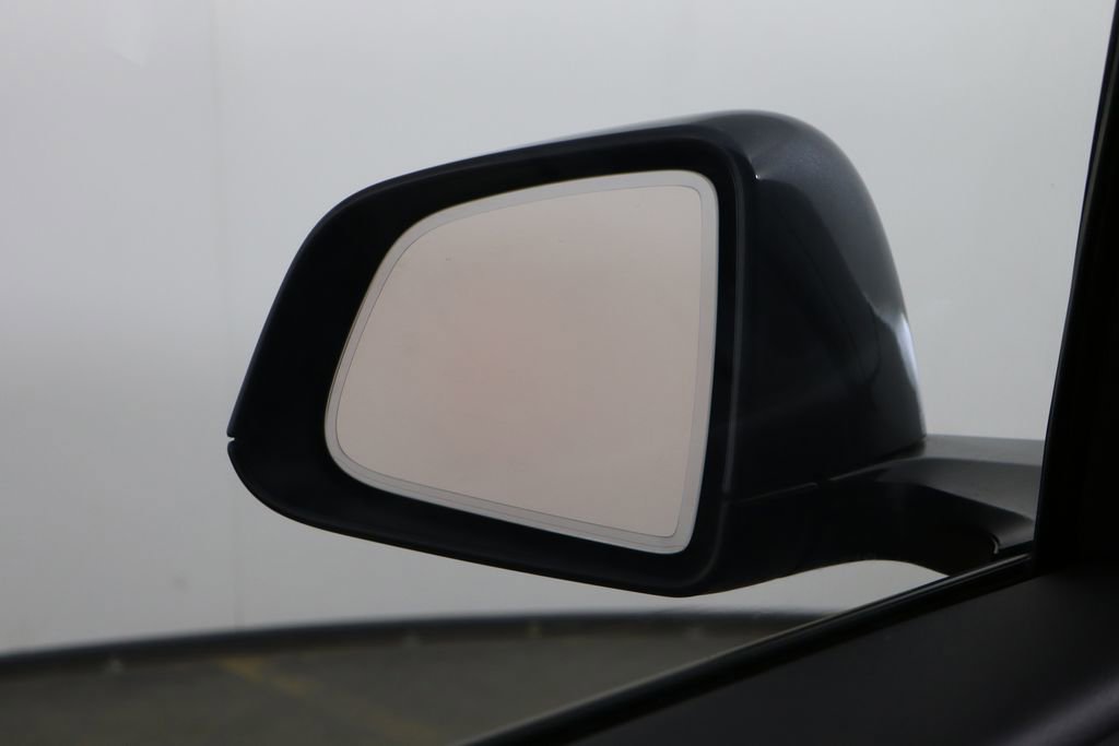 Used 2023 Tesla Model Y 2WD image 44