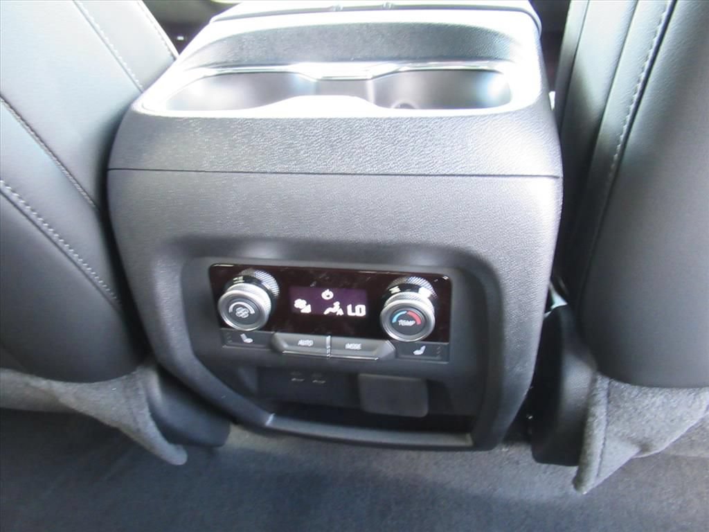 New 2026 Buick Enclave Avenir w/ Super Cruise Package FWD image 32