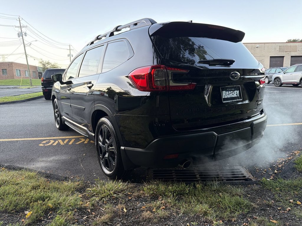Used 2023 Subaru Ascent Onyx Edition AWD/4WD image 6