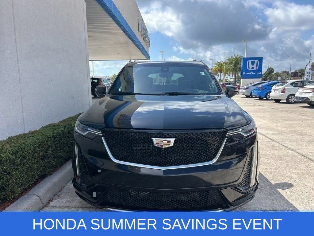 Used 2023 Cadillac XT6 Sport w/ Technology Package AWD/4WD image 2