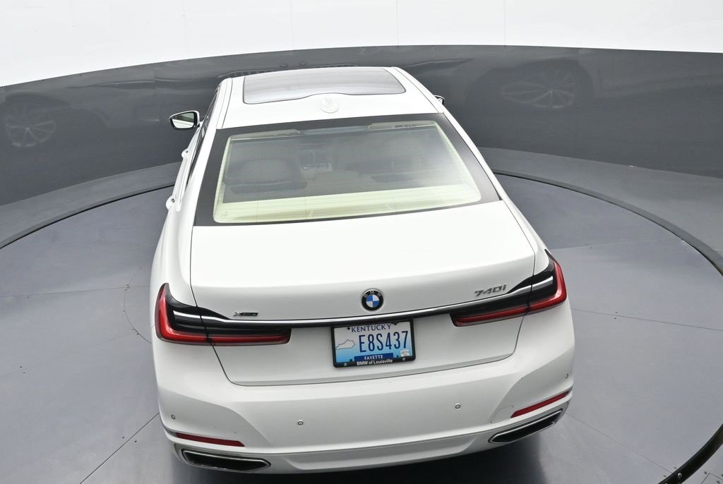 Used 2021 BMW 740i xDrive image 35