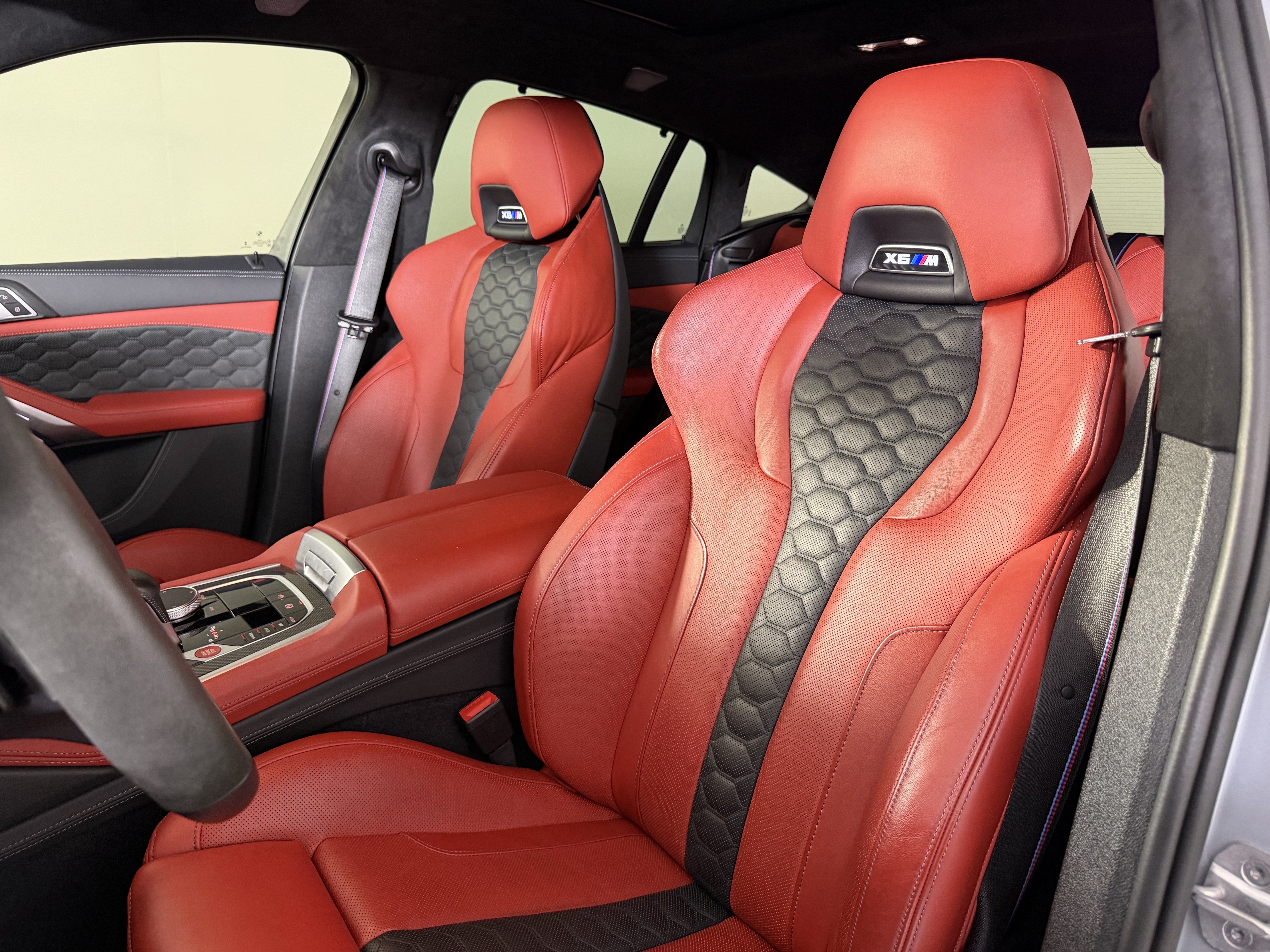 Certified 2025 BMW X6 M Competition w/ Executive Package AWD/4WD image 10