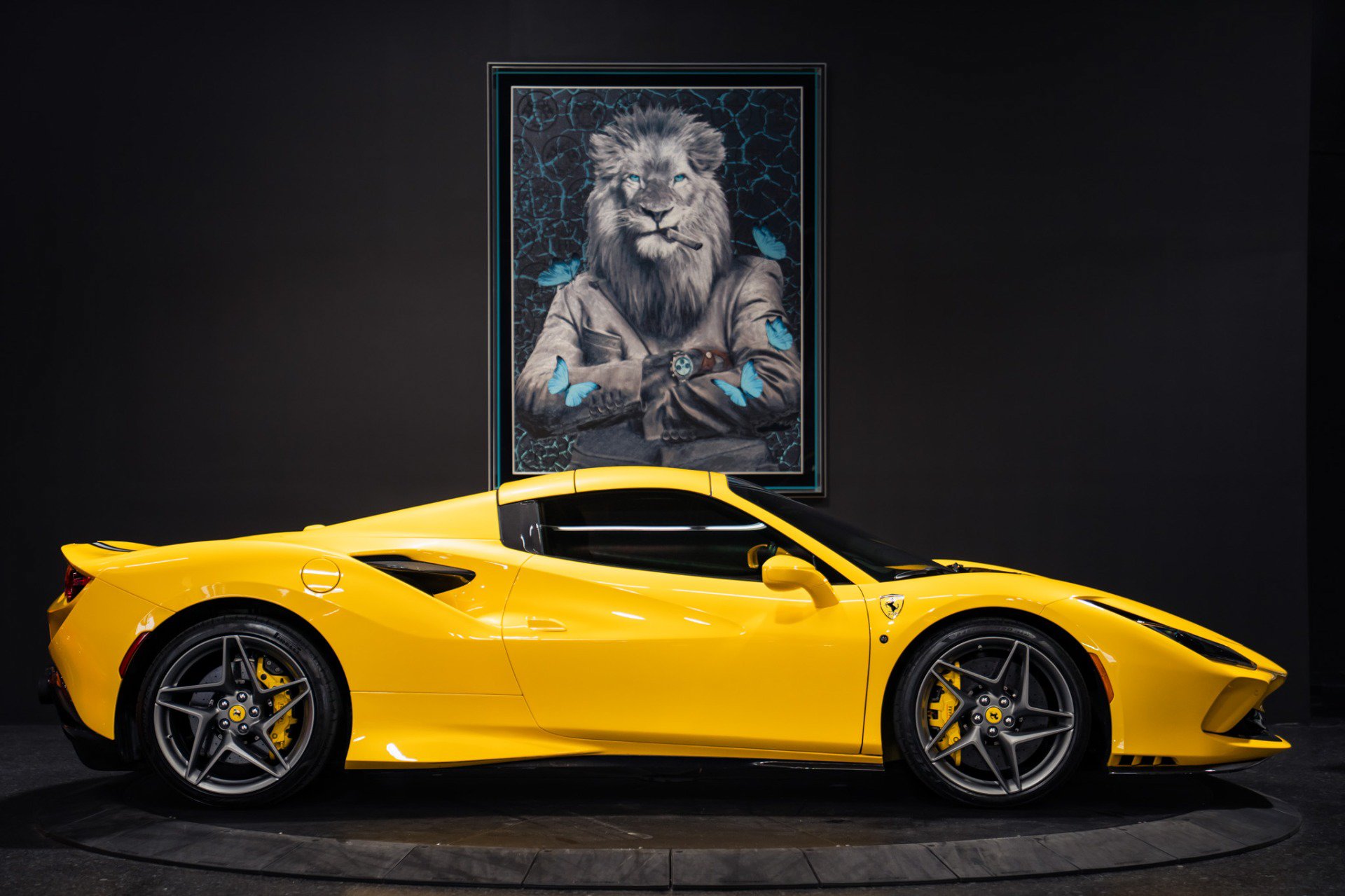 Used 2021 Ferrari F8 Tributo RWD image 5