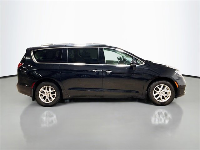 Used 2021 Chrysler Pacifica Touring-L w/ Uconnect Theater Family Group image 6