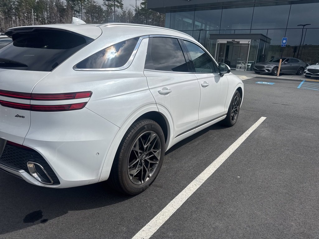 Used 2022 Genesis GV70 2.5T w/ Advanced Package image 4