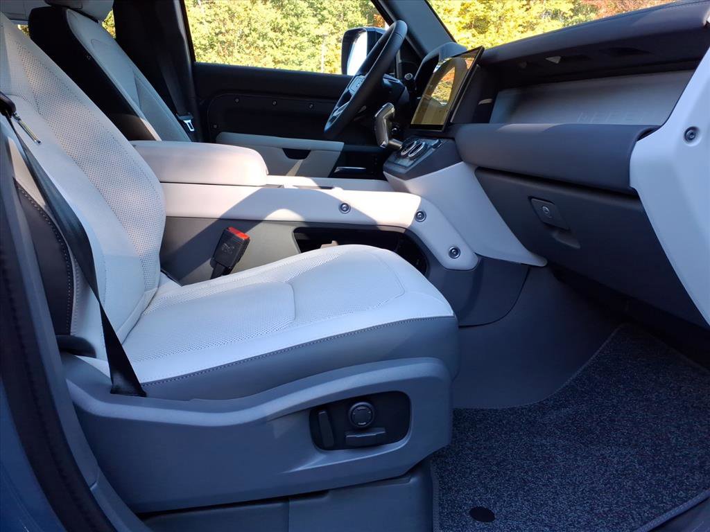 New 2026 Land Rover Defender 110 S image 3