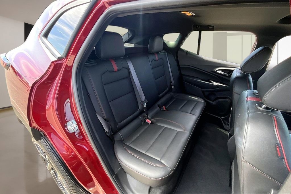 Used 2025 Chevrolet Trax RS w/ Sunroof Package image 27