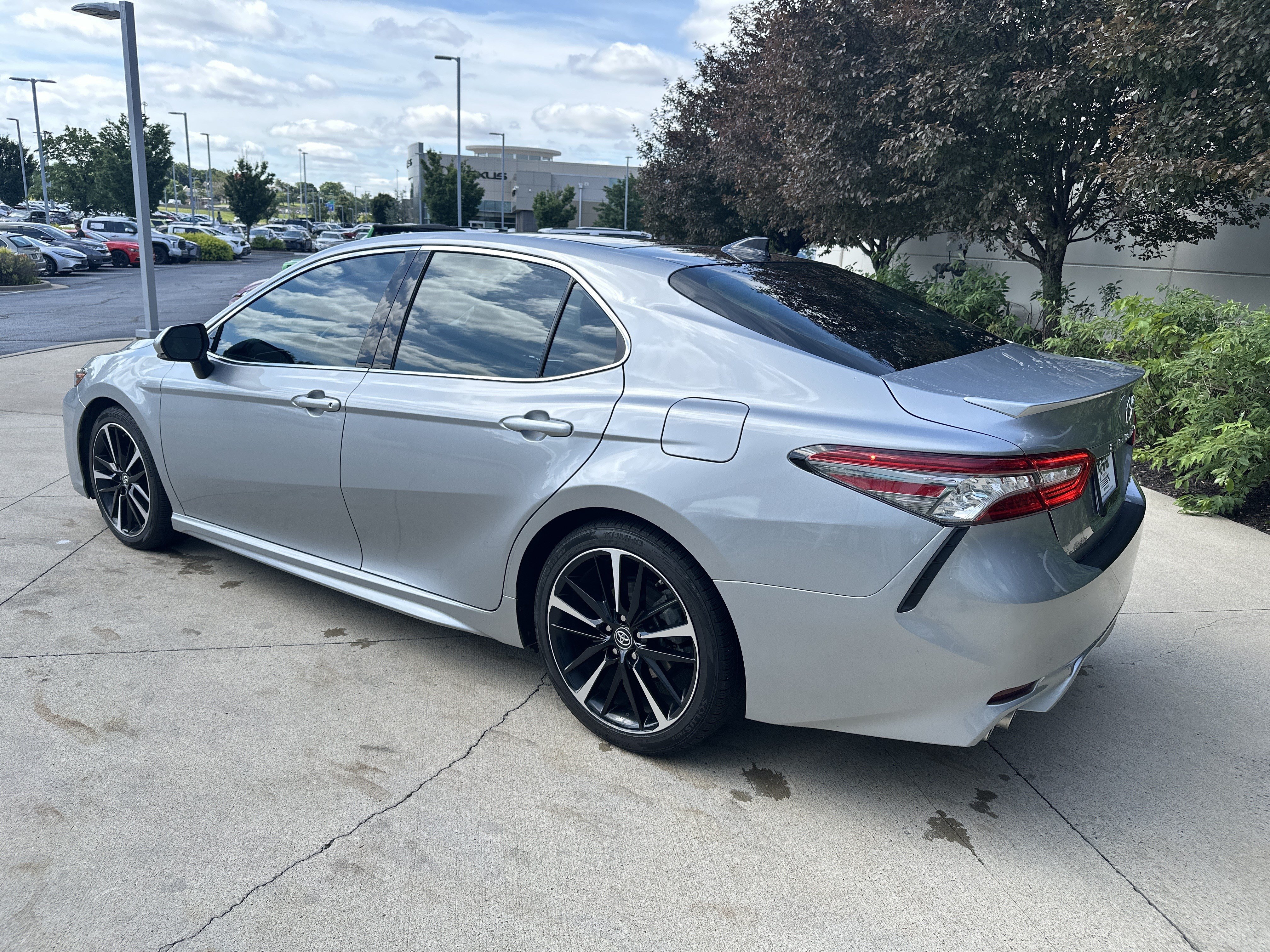 Used 2019 Toyota Camry XSE FWD image 7