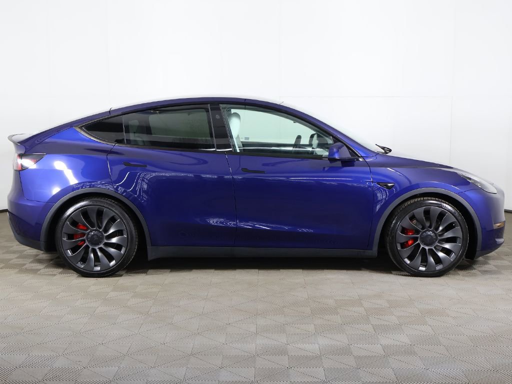 Used 2024 Tesla Model Y Performance image 19