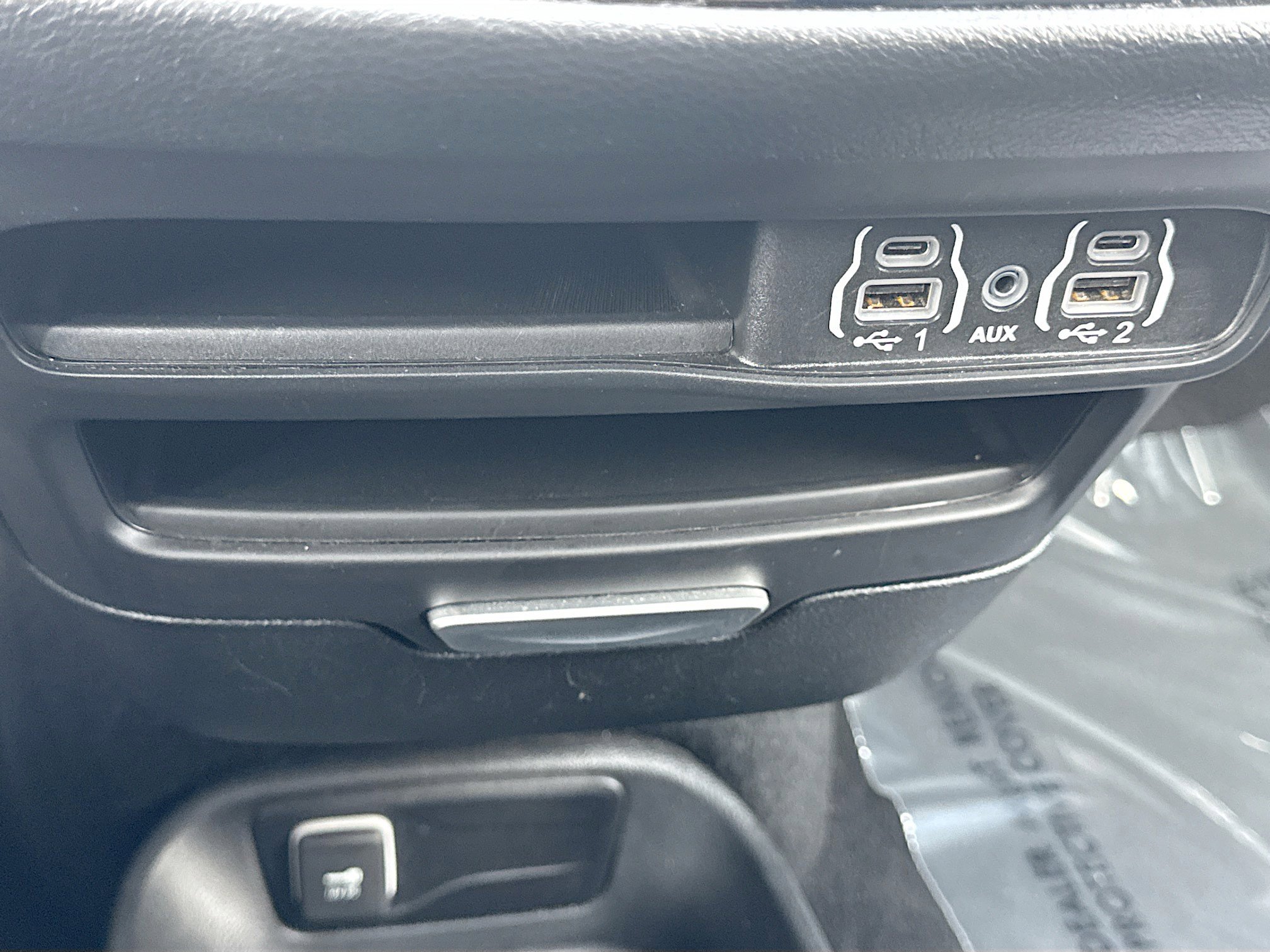 Used 2025 Chrysler Pacifica Select FWD image 25