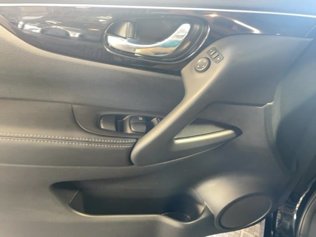 Used 2018 Nissan Rogue Sport SL w/ SL Premium Package AWD/4WD image 13