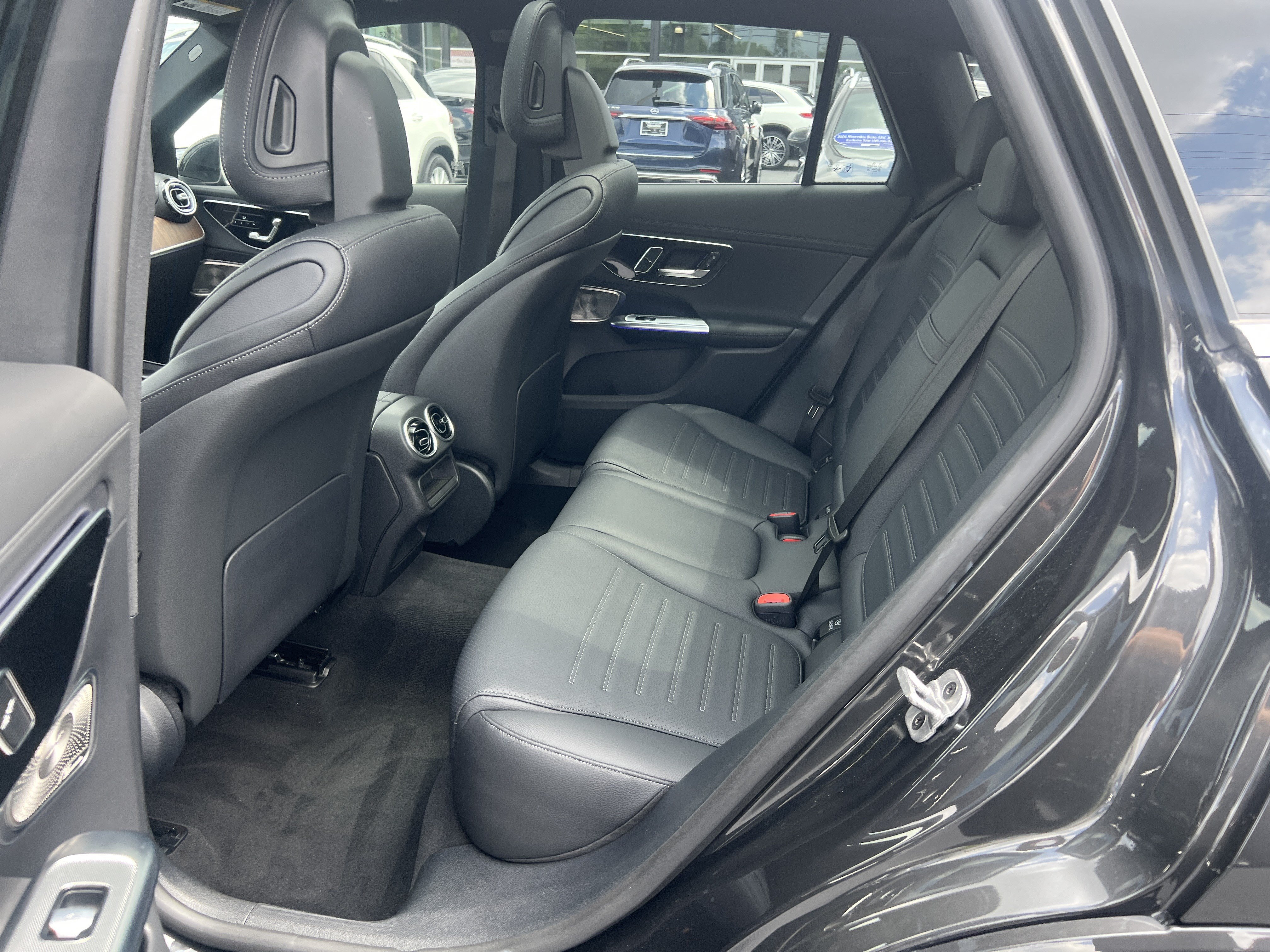 Certified 2025 Mercedes-Benz GLC 300 4MATIC image 34
