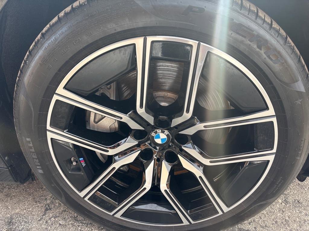 Used 2024 BMW 750e xDrive w/ Premium Package AWD/4WD image 5