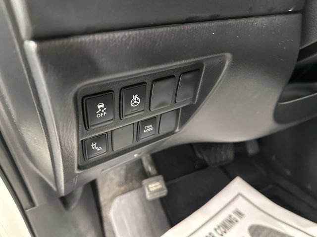 Used 2018 Nissan Pathfinder SV w/ SV Tech Package AWD/4WD image 24