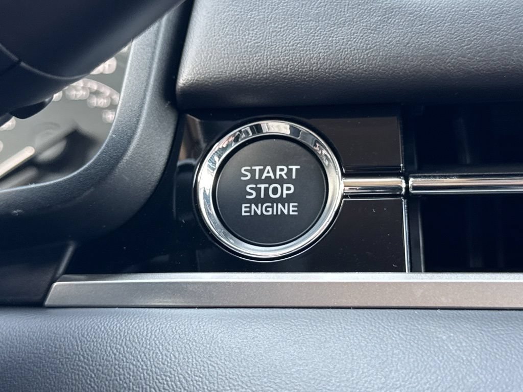 New 2026 Mitsubishi Outlander SE FWD image 17