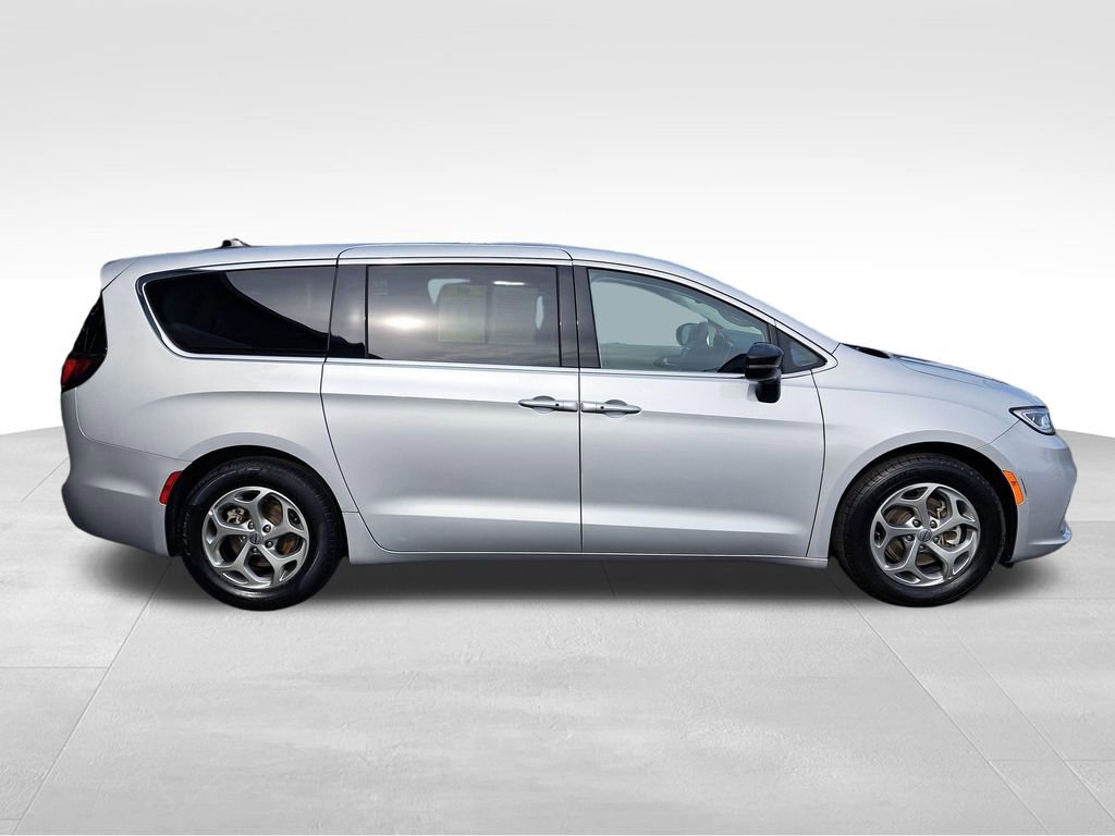 Used 2024 Chrysler Pacifica Limited FWD image 7