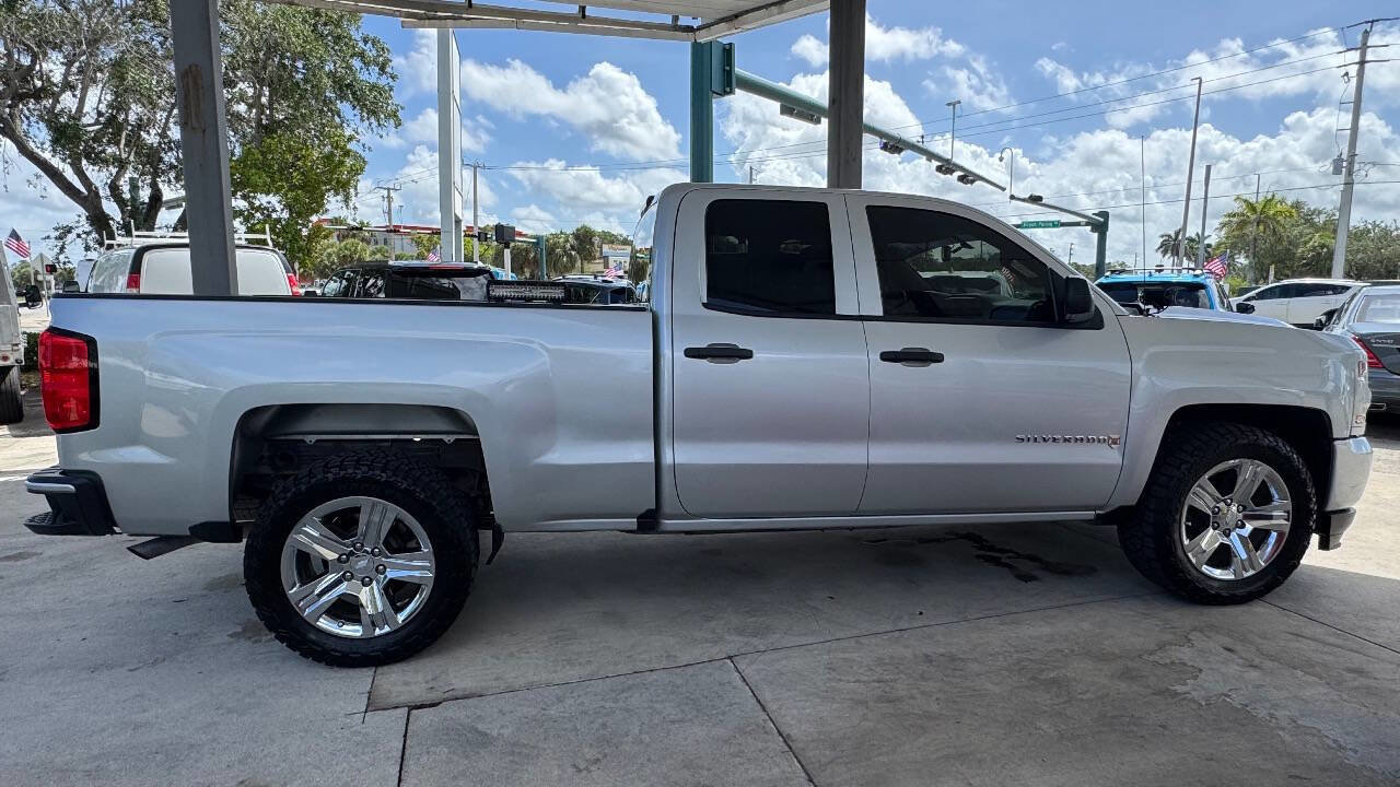 Used 2017 Chevrolet Silverado 1500 Custom w/ Custom Convenience Package image 4