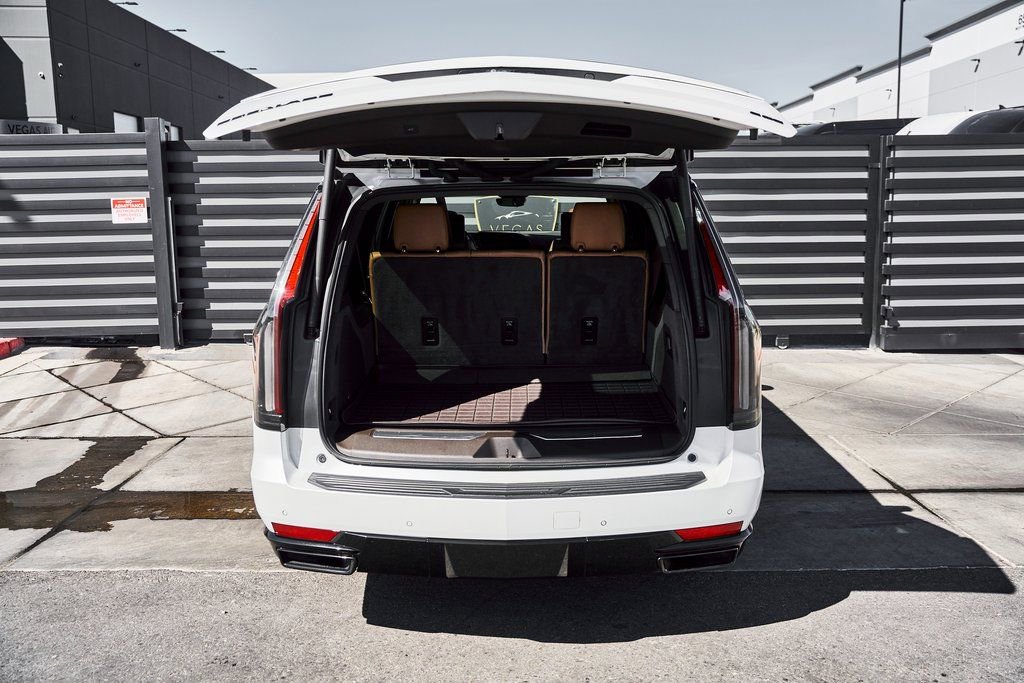 Used 2023 Cadillac Escalade ESV Sport w/ LPO, ONYX Package image 16