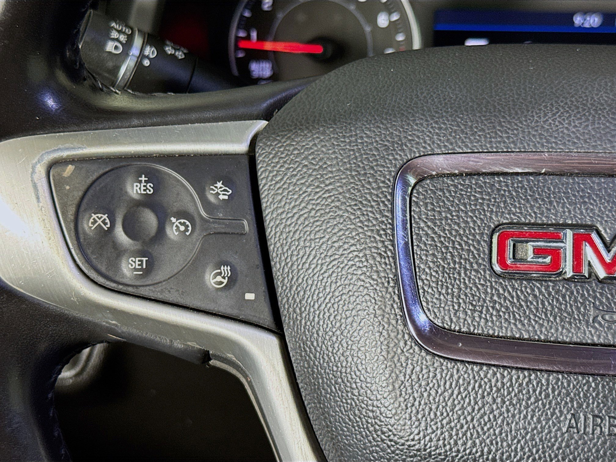 Used 2021 GMC Acadia SLT w/ Elevation Edition image 13