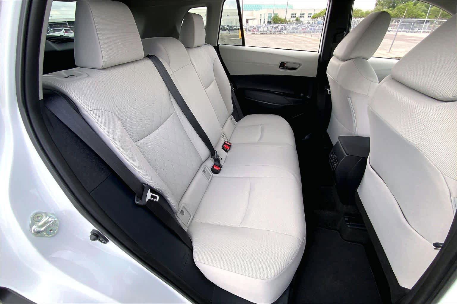 Used 2023 Toyota Corolla Cross LE FWD image 19
