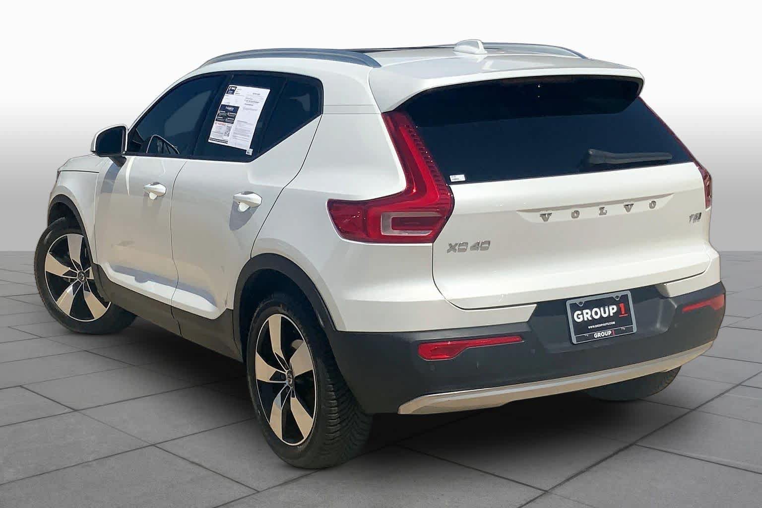 Used 2022 Volvo XC40 T5 Momentum AWD/4WD image 12