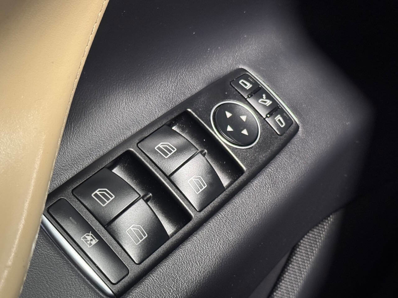 Used 2017 Tesla Model X 75D image 26