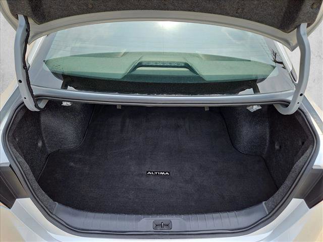 Used 2024 Nissan Altima 2.5 SV image 6