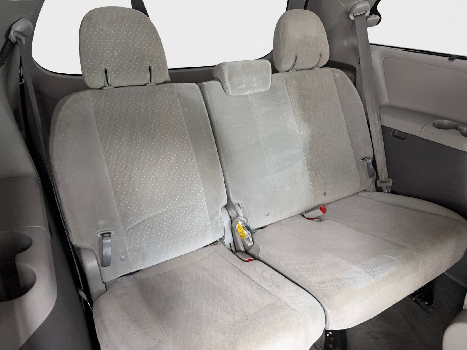 Used 2018 Toyota Sienna LE w/ Carpet Mat Package FWD image 45