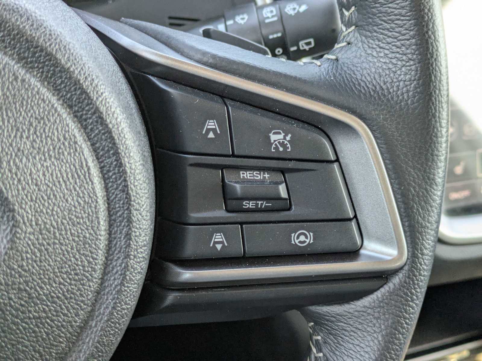 Used 2024 Subaru Ascent Premium w/ Convenience Package image 25