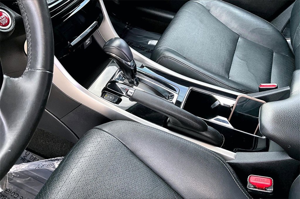Used 2017 Honda Accord EX-L image 18