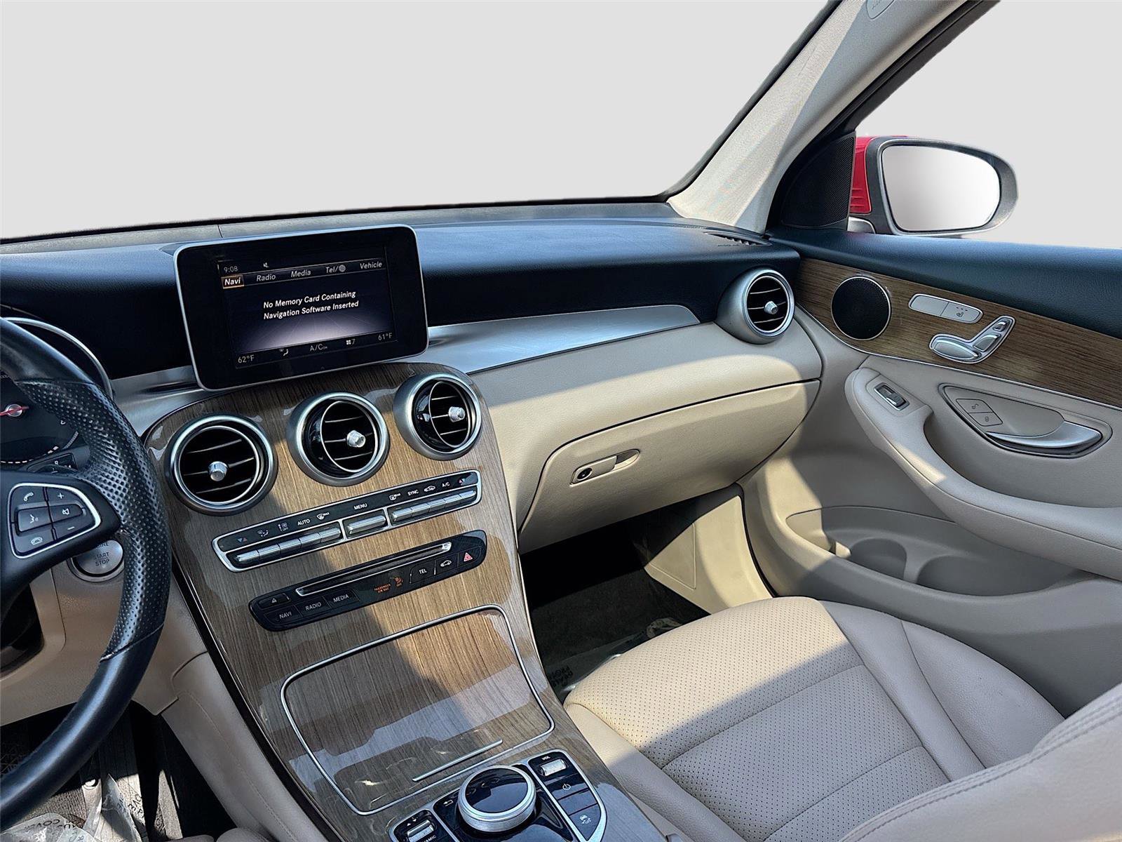 Used 2019 Mercedes-Benz GLC 300 4MATIC image 23
