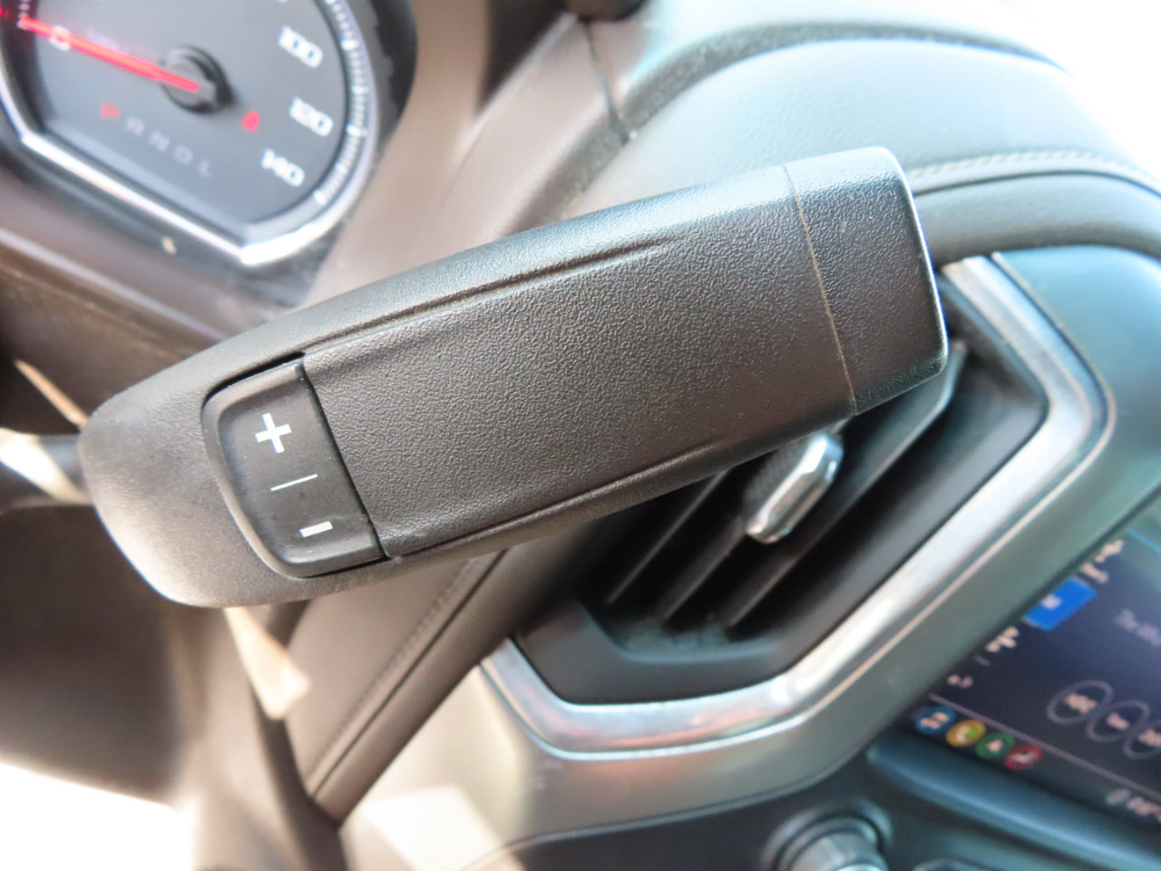 Used 2020 Chevrolet Silverado 2500 LTZ w/ LTZ Convenience Package image 23