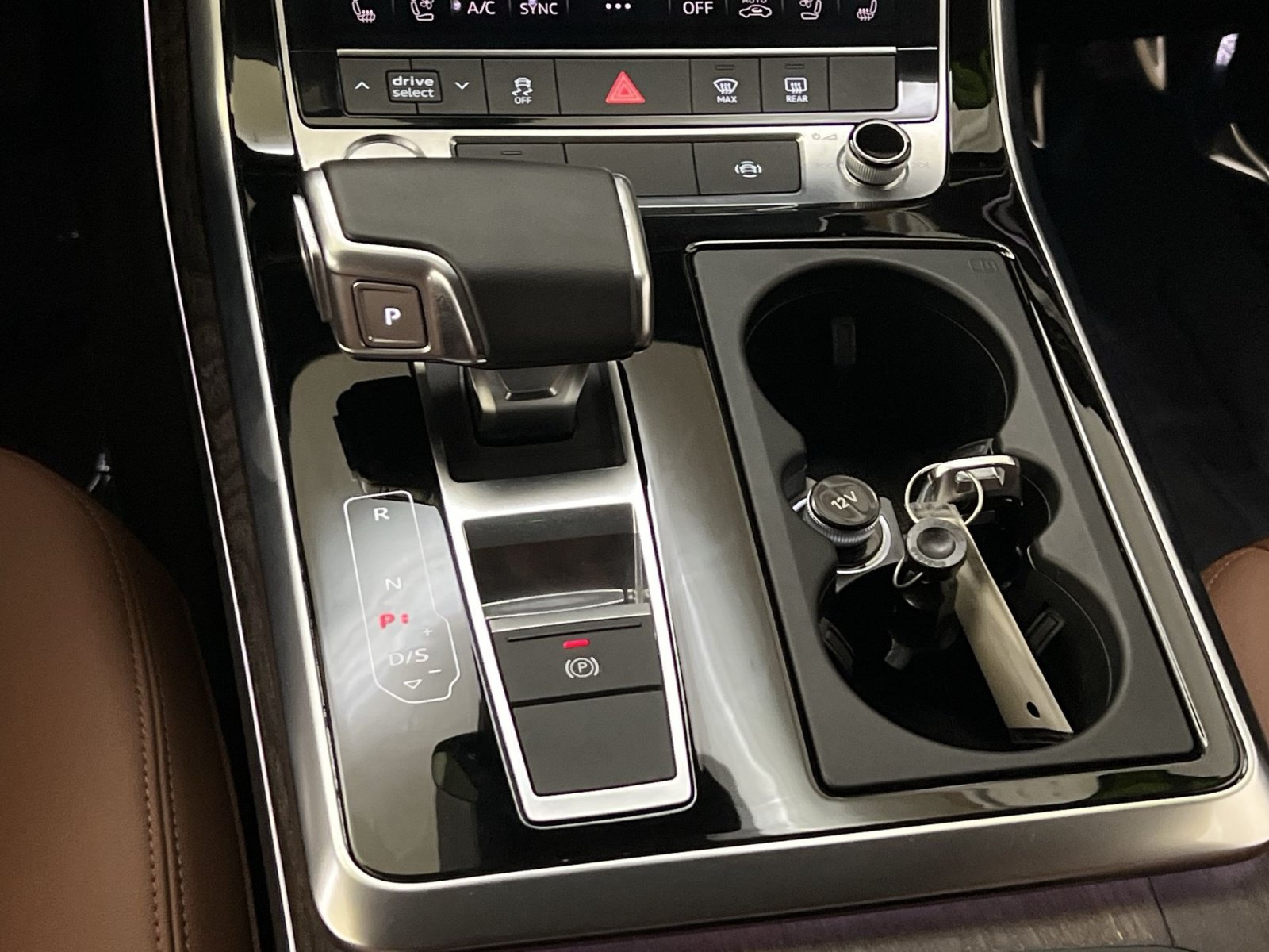 Used 2020 Audi Q8 Premium Plus AWD/4WD image 21