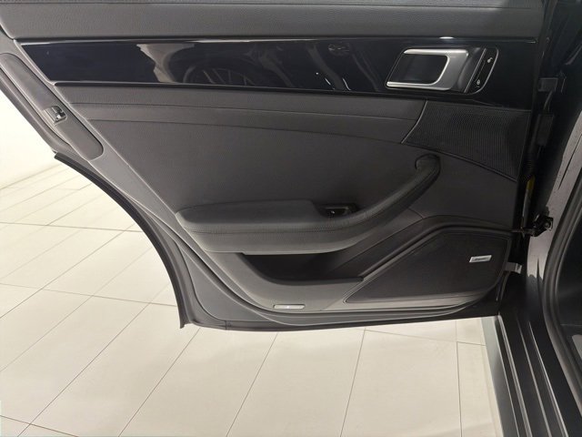 Used 2018 Porsche Panamera 4 image 15