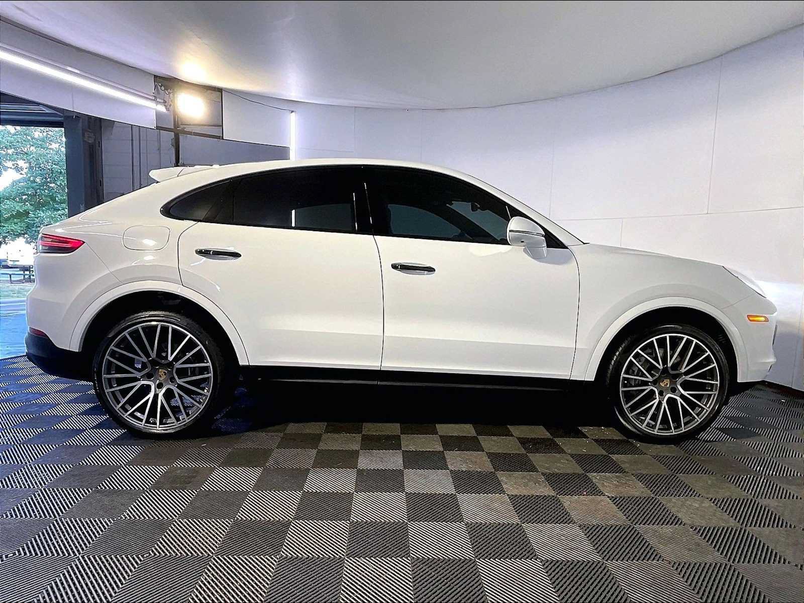 Certified 2023 Porsche Cayenne Coupe AWD/4WD image 8