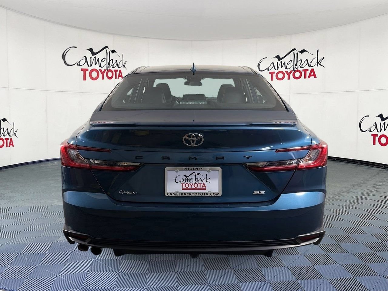 Used 2025 Toyota Camry SE FWD image 6