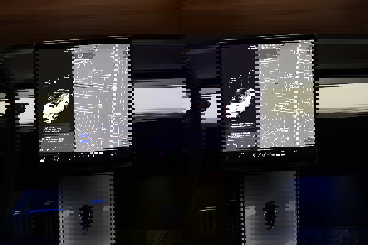 Used 2020 Tesla Model 3 Performance image 18